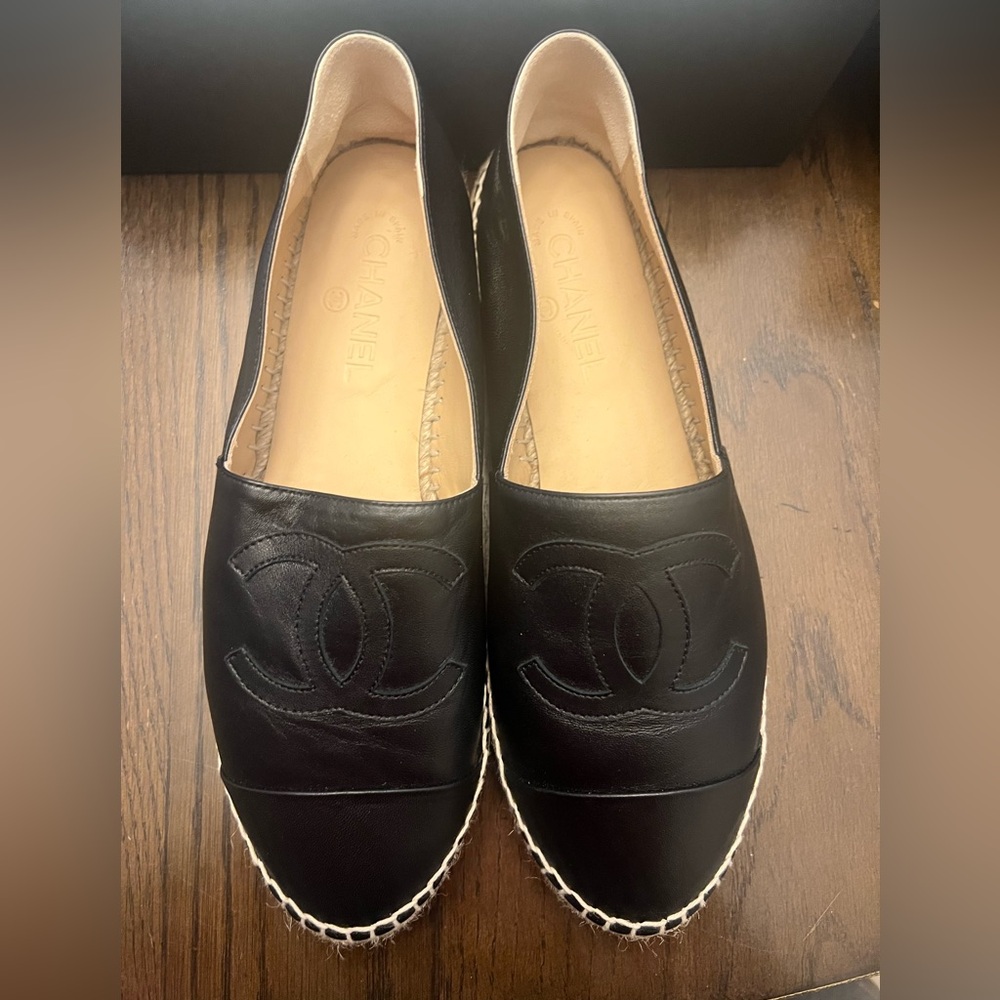 CHANEL Black Lambskin Espadrilles size 42
